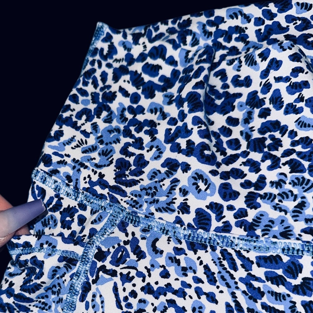 Lilly Pulitzer Abstract Blue and White Leopard Wide-Leg Pants/ Leggings szL - Picture 3 of 12